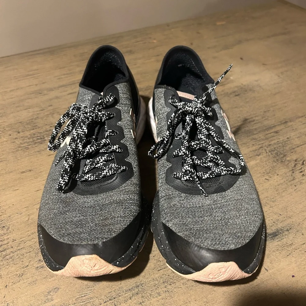 Womens‎ Under Armour Charged Shoes - Picture 3 of 5